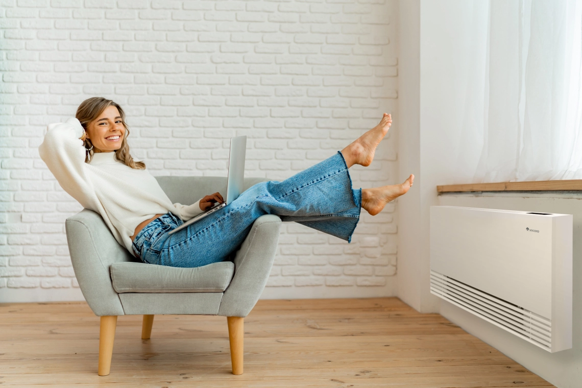 MyCon Silent Ultra-slank gulvstående ventilatorkonvektor med BLDC-motor.
