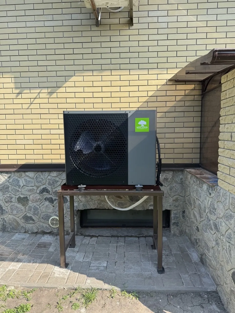 Sommerhus udstyret med Mycond Split varmepumper BeeHeat-serien