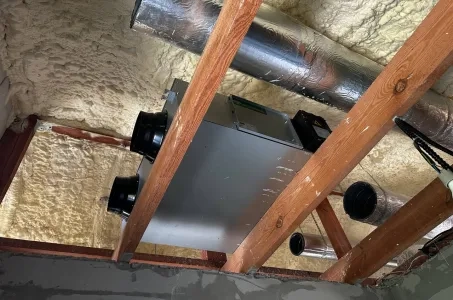 Produktionshal med Mycond energigenvindingsventilationsenheder MVS DW