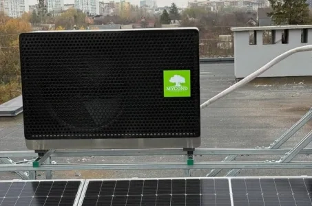 Kommmerciel taginstallation med Mycond BeeSmart varmepumpe